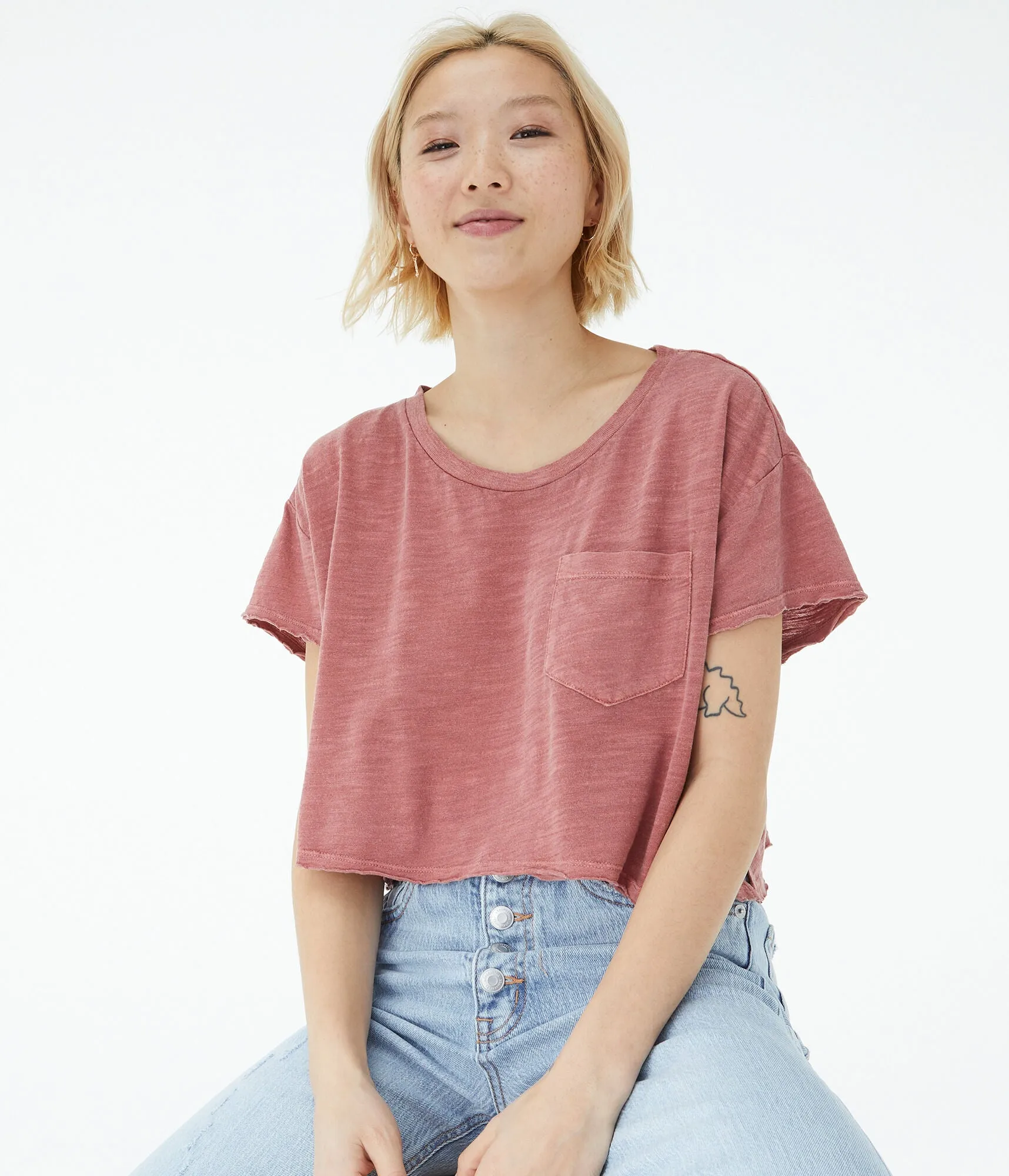 Aeropostale Air Softspun Pigment Garment-Dyed Cropped Pocket Crew Tee