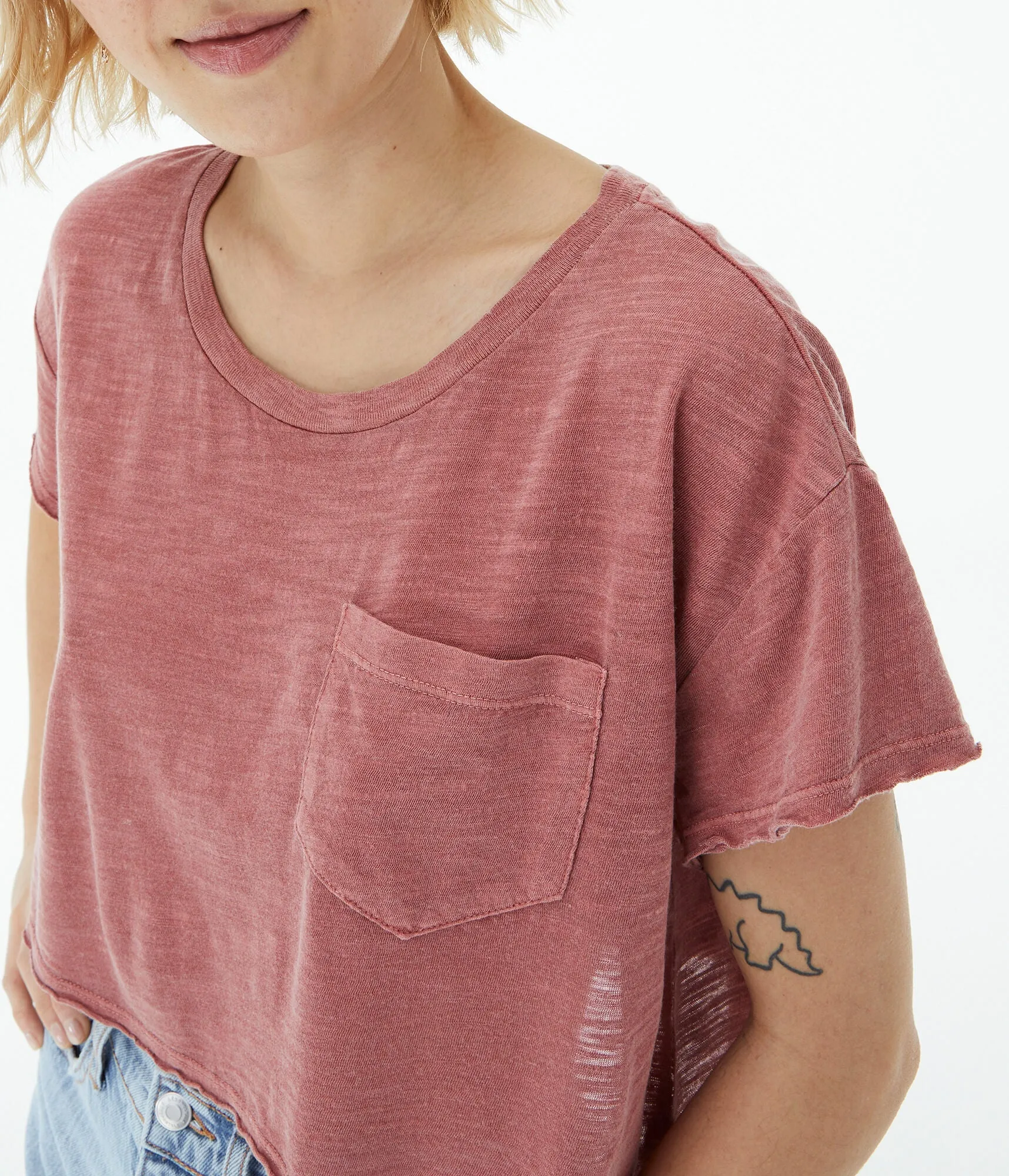 Aeropostale Air Softspun Pigment Garment-Dyed Cropped Pocket Crew Tee