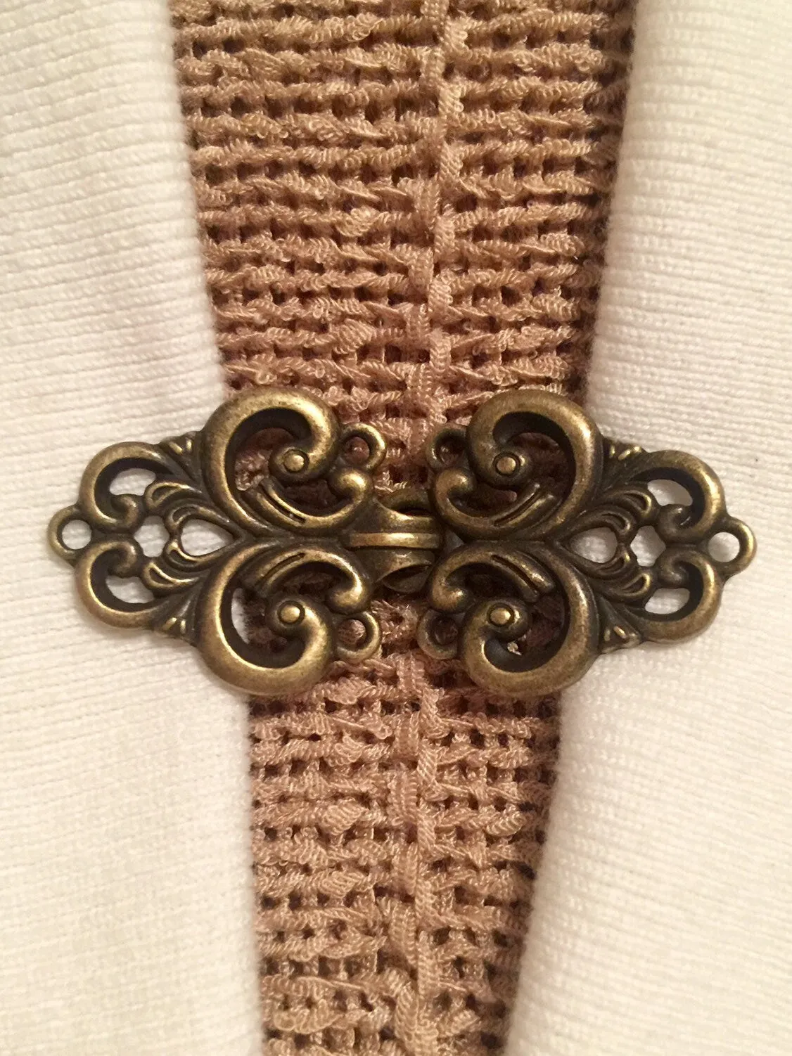 Sweater Clips Gold Celtic Cardigan Clasp Sweater Clip Cosplay Clips Cloak Clasps Gift Gifts for Herby Fabulici